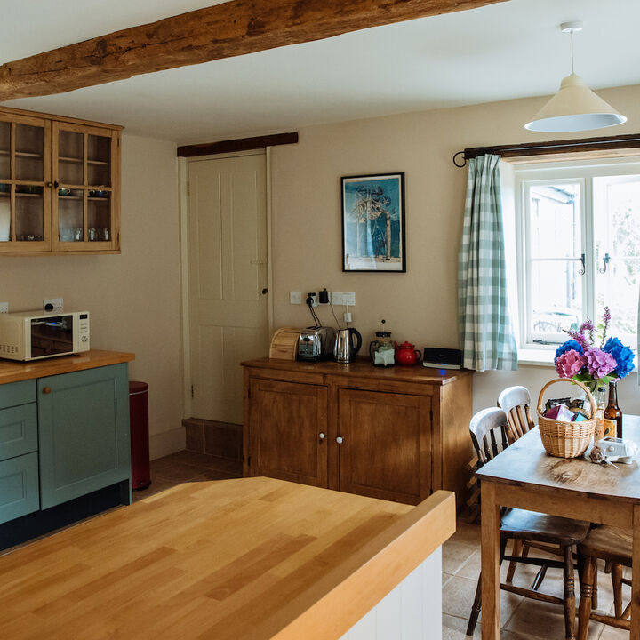 2 kitchen.jpg