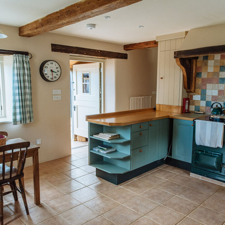 3 kitchen 2.jpg